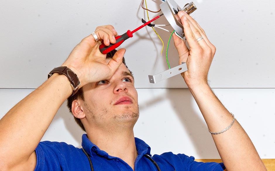 l'électricien Plaisir